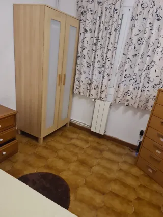 Se alquila habitación en palamos