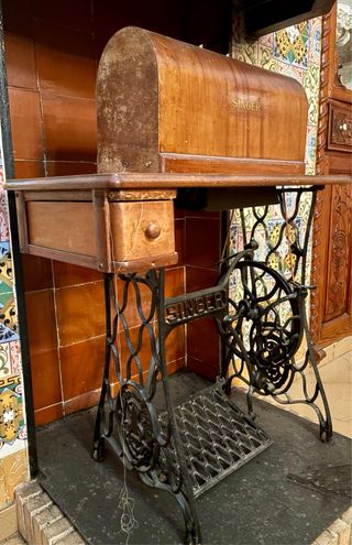 Máquina de Coser Singer Antigua