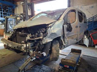 (Ref 16500) Desguace PEUGEOT PARTNER 1.6 (90 CV)
