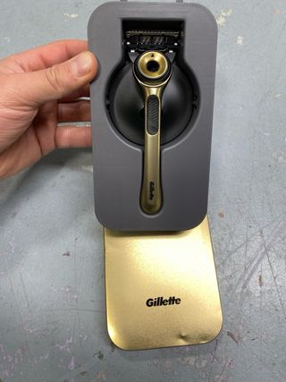 Afeitadora Gillette Labs Dourada c/ Barra Exfolian