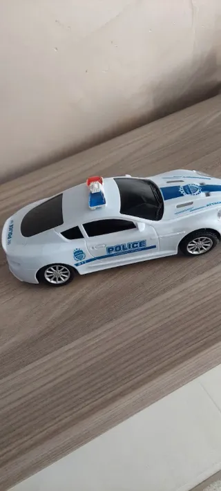 Auto polizia giocattolo