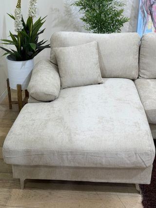 Sofá chaise longue beige