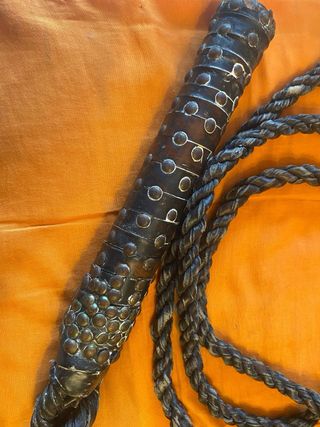 Frusta in vero cuoio stile Indiana Jones