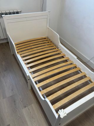 Cama infantil extensible IKEA SUNDVIK y colchón
