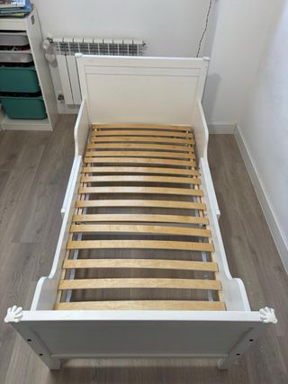 Cama infantil extensible IKEA SUNDVIK y colchón