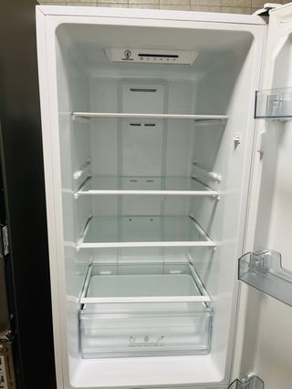 Nevera casi nueva. Precio negociable, a recoger