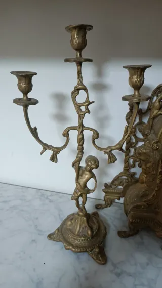 Reloj y 2 candelabros vintage metal dorado
