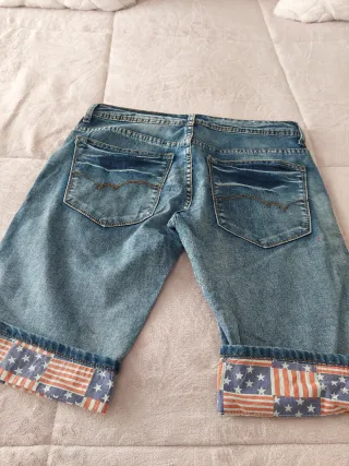Pantalón vaquero corto talla 28