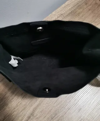 Bolso burdeos. Con etiqueta