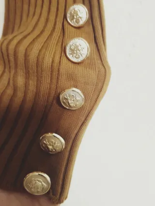 Vestido marrón de canalé