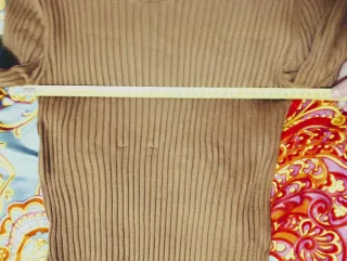 Vestido marrón de canalé