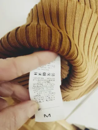 Vestido marrón de canalé