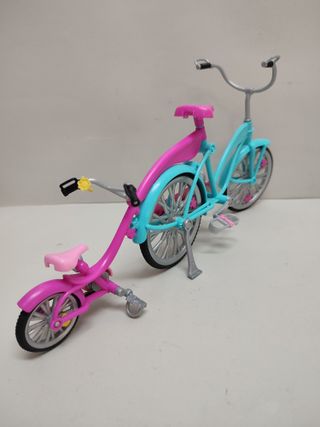 Muñeca Barbie con Bicicleta 2010