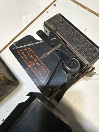 Cámara Zeiss Antigua con Estuche Marrón