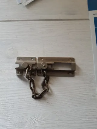 Cerradura de cadena para puerta