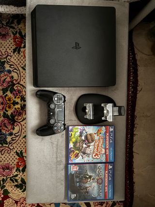 Consola PS4 Slim Negra + 2 Juegos