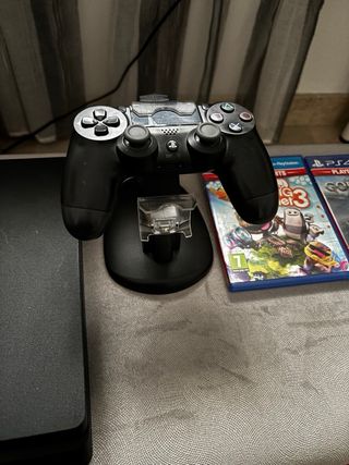 Consola PS4 Slim Negra + 2 Juegos
