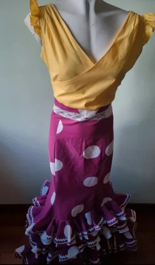 Falda flamenca y blusa talla M