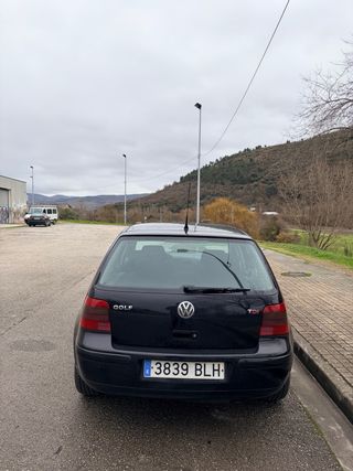 Volkswagen Golf 2000