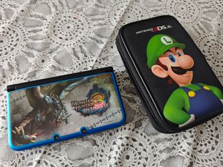 Nintendo 3DS XL Blu + Custodia Luigi in omaggio