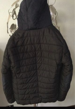 Piumino Peuterey nero con cappuccio