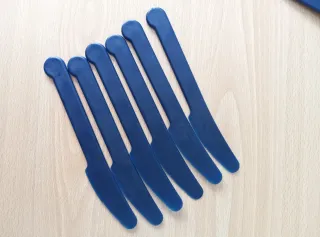 Juego de cubiertos azules