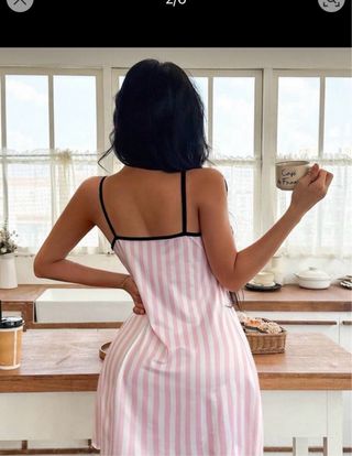 Pijama de satén con estampado de corazones los 2