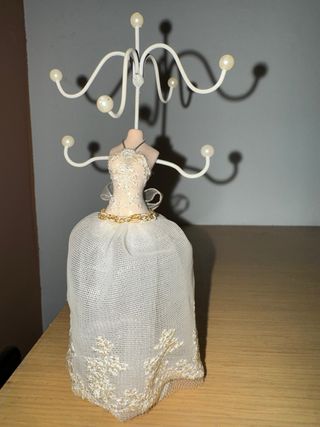 Soporte Joyas Maniquí Blanco y Dorado