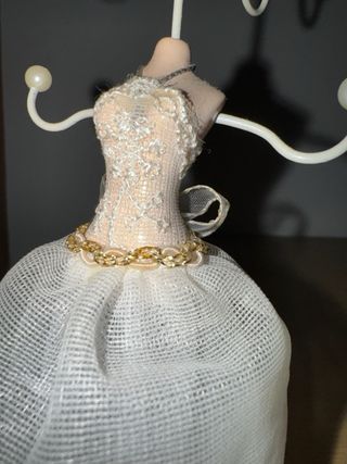 Soporte Joyas Maniquí Blanco y Dorado