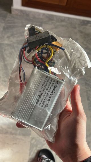 Deslimilitador patinete SmartGyro con mando.