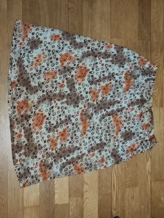 Falda estampada marrón y naranja
