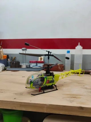 Helicóptero RC Esky RC Lama V3