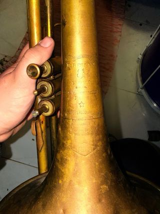 Trombon Besson de pistones.