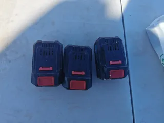 Corta césped, desbrozadora y moto sierra bateria