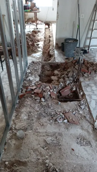 Servicios de albañilería, alicatado pintura Hornos