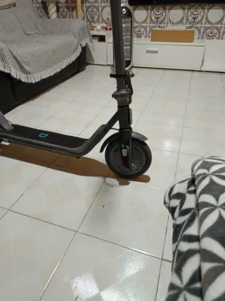 Patinete Cecotec casi nuevo