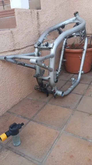 Regalo Chasis Hyosung Aquila 650 gl Custom