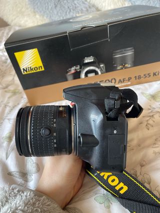 Cámara Nikon D3500 Kit Completo
