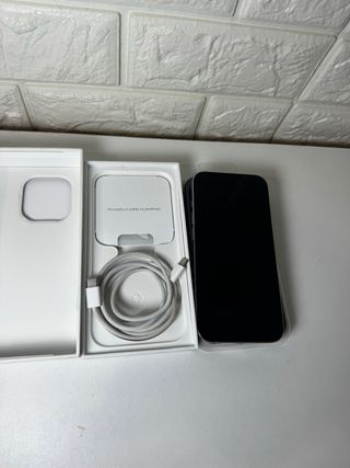 iPhone 15 Pro · 128 GB · Titanio Blanco