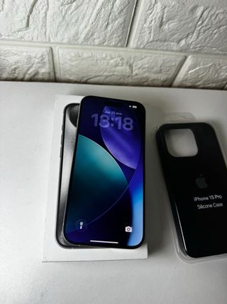 iPhone 15 Pro · 128 GB · Titanio Blanco
