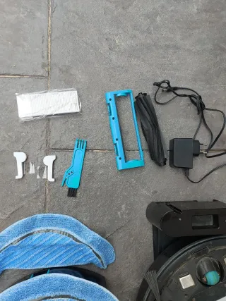 Aspirador Conga con accesorios sin batería.