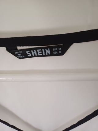 Blusa SHEIN blanca con ribete negro