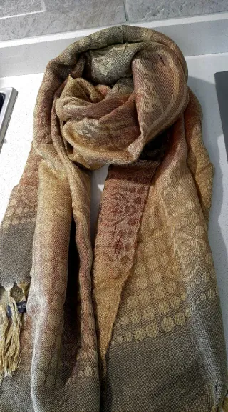 Sciarpa double face dalle varie sfumature