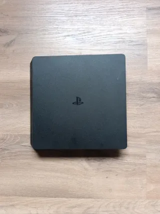 PS4 + Base di Carica + Controller Rosso