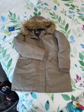 Abrigo Lonsdale Beige con Capucha y Pelo