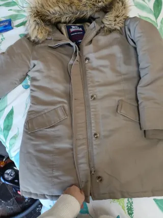 Abrigo Lonsdale Beige con Capucha y Pelo