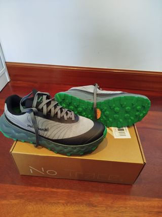 Zapatillas Trail NNormal Tomir 2.0 T.43 1/3 Nuevas