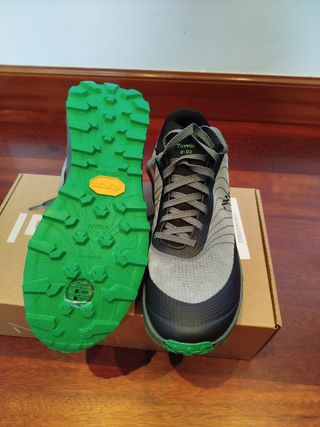 Zapatillas Trail NNormal Tomir 2.0 T.43 1/3 Nuevas