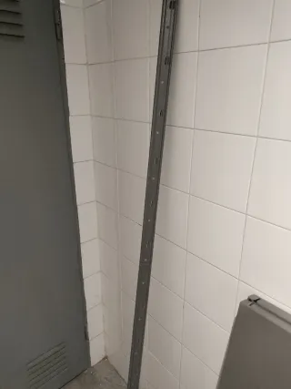 2 Estanterías metálicas