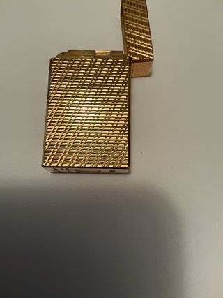 Mechero S.T. Dupont Chapado Oro